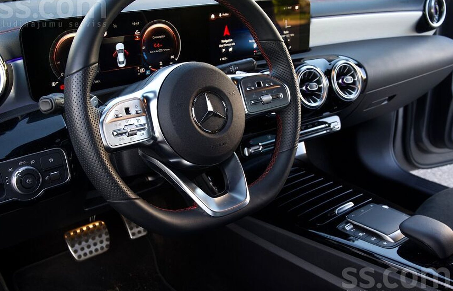 Mercedes-Benz CLA180 — foto 6