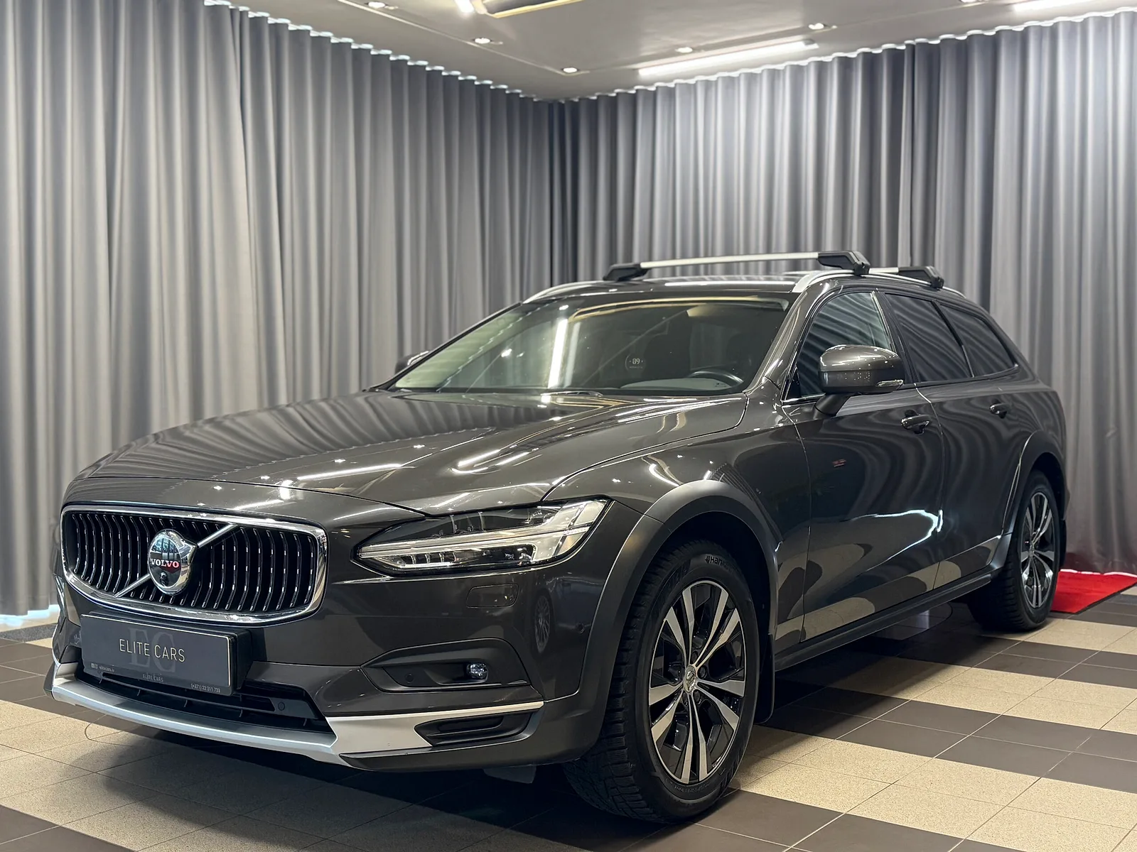 Volvo V90 Cross Country, 2020. gads
