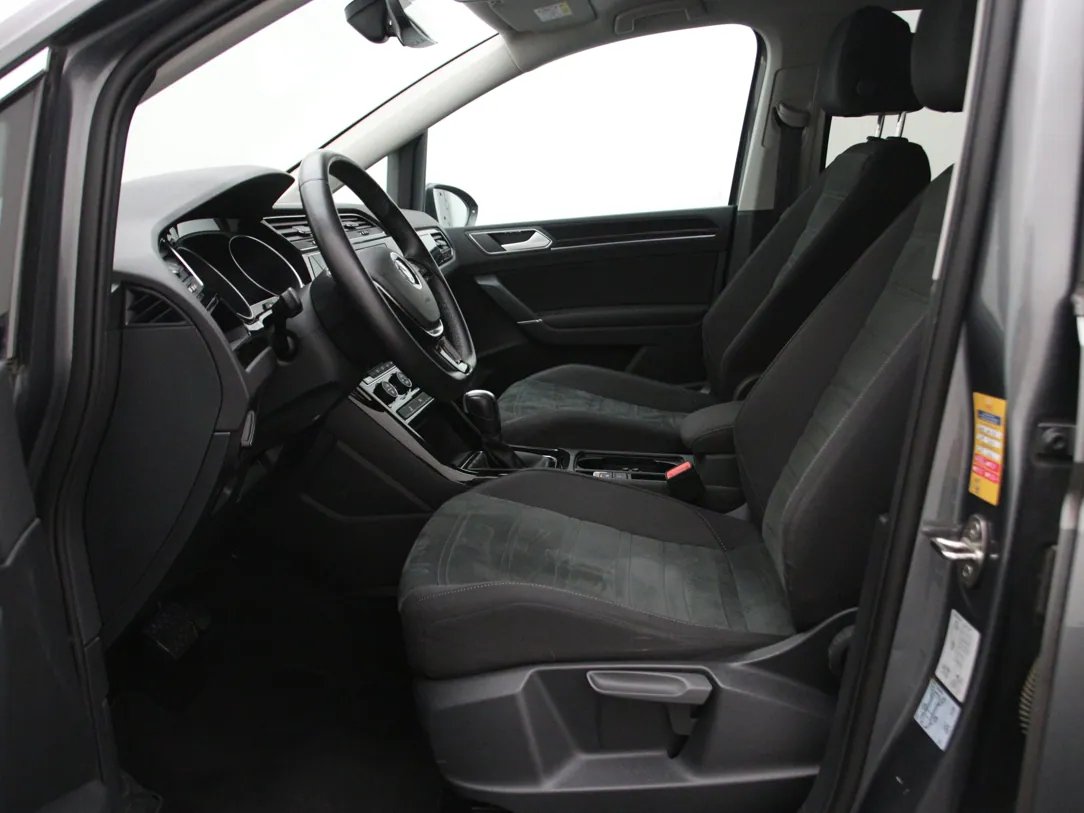 Volkswagen Touran — foto 5