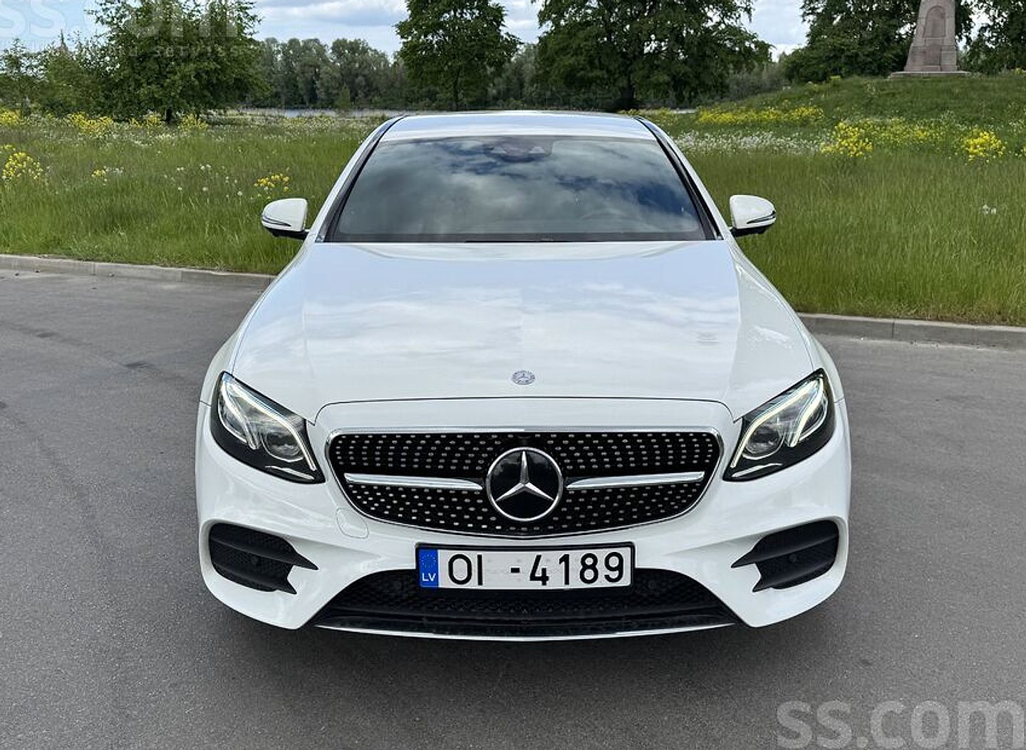 Mercedes-Benz E220 — foto 2