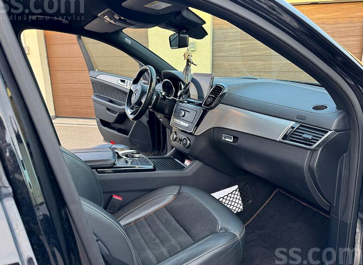 Mercedes-Benz GLE 43 AMG — foto 6