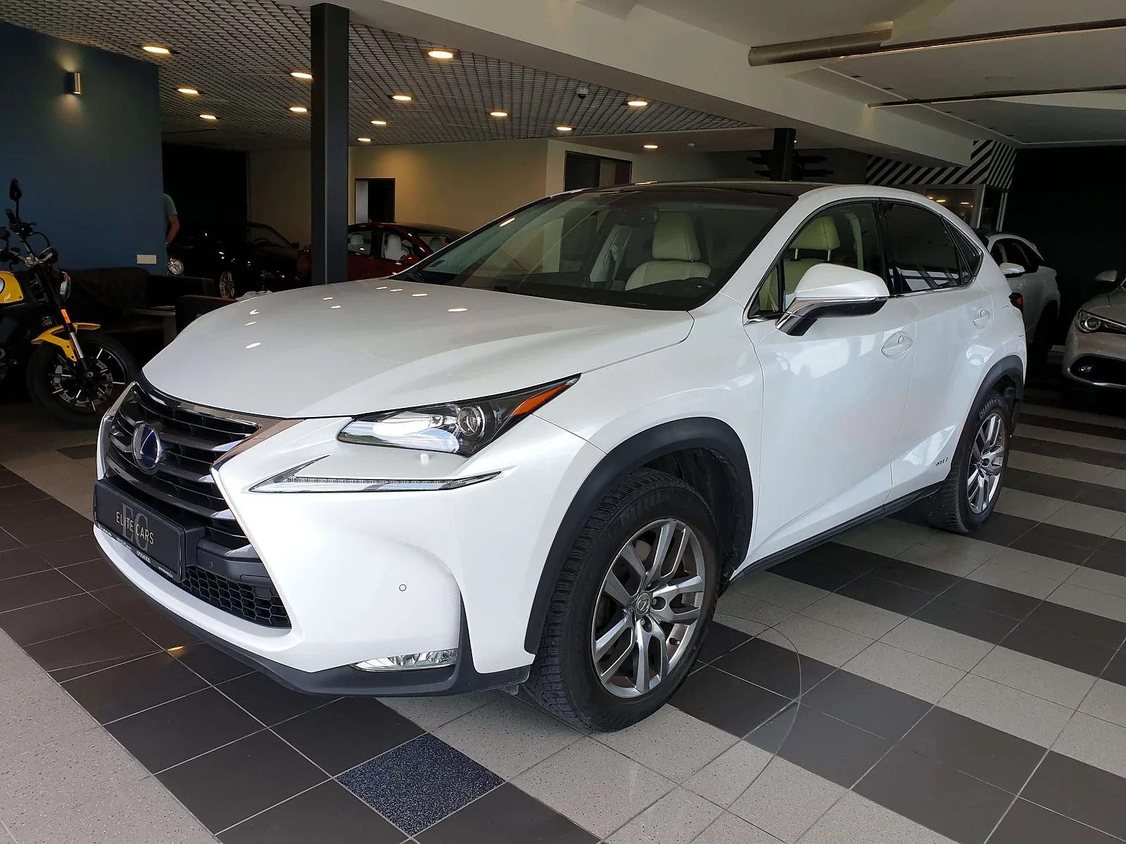 Lexus NX, 2014. gads