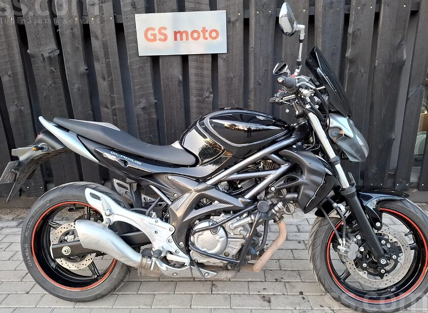 Suzuki Sfv650