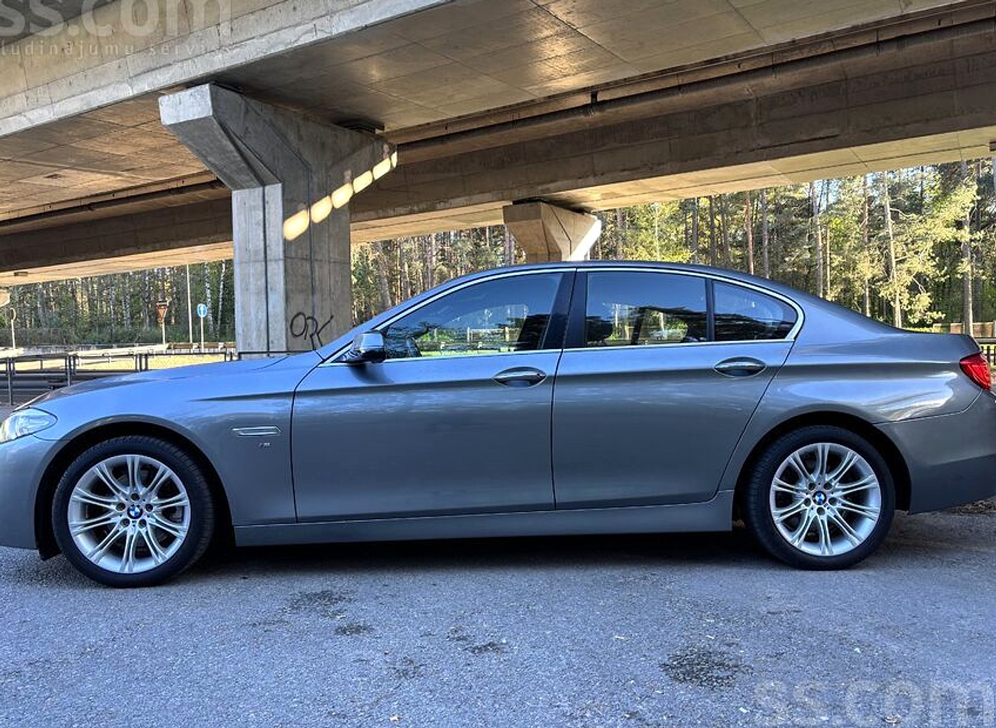 BMW 520 — foto 3