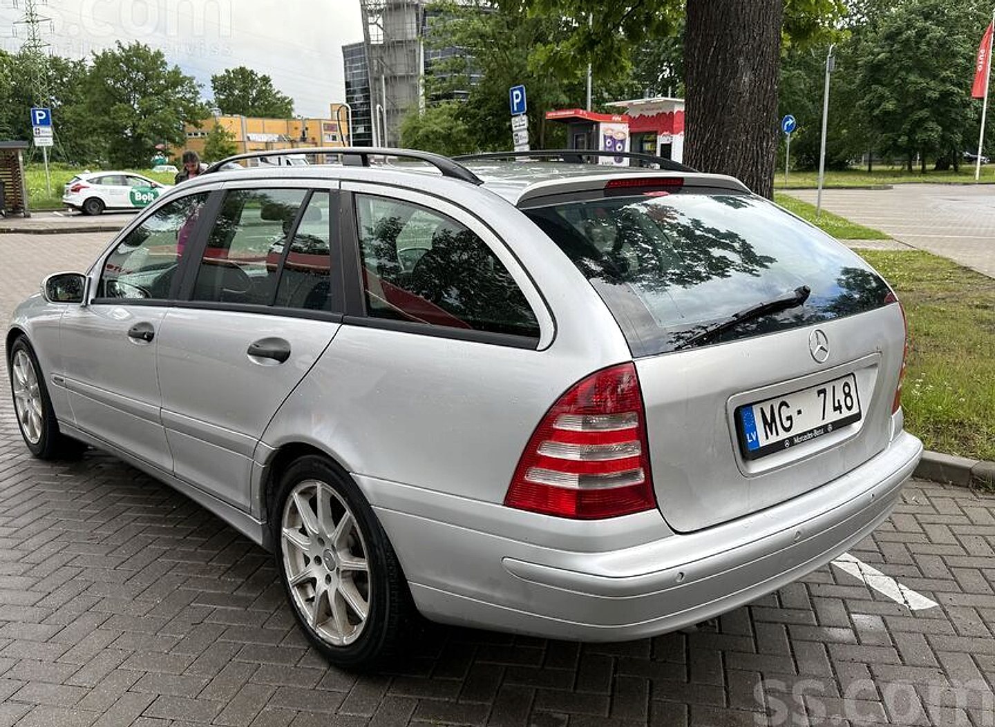 Mercedes-Benz C200 — foto 5