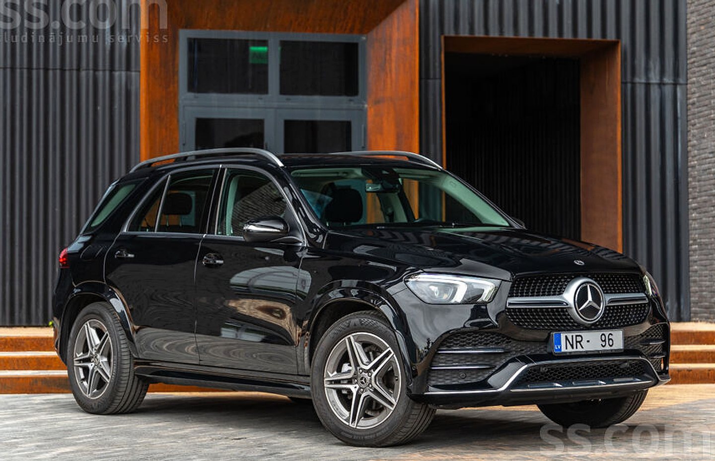 Mercedes-Benz GLE 300 — foto 2