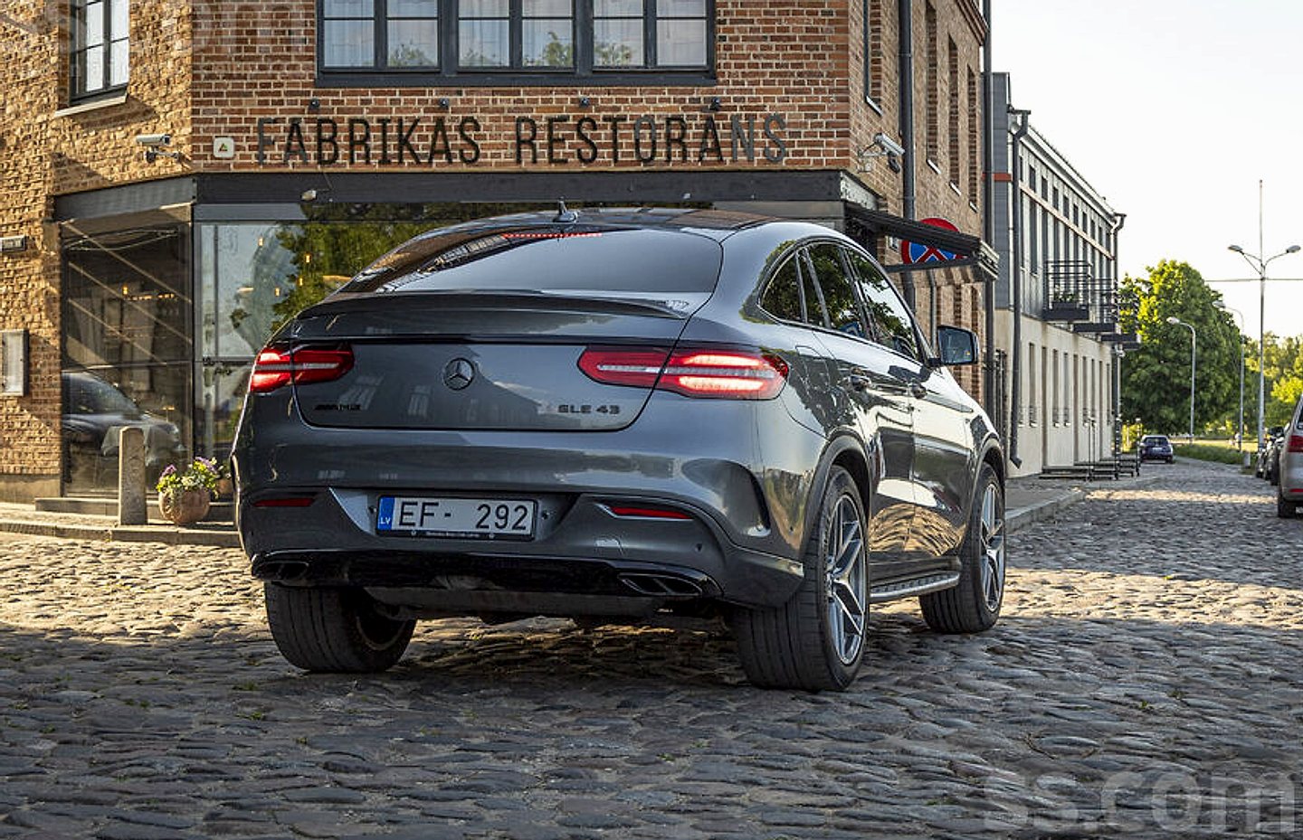 Mercedes-Benz GLE 43 AMG — foto 6
