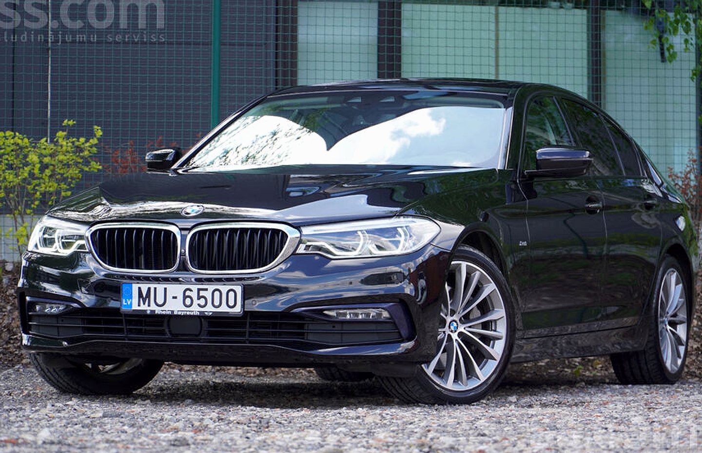 BMW 530 — foto 2