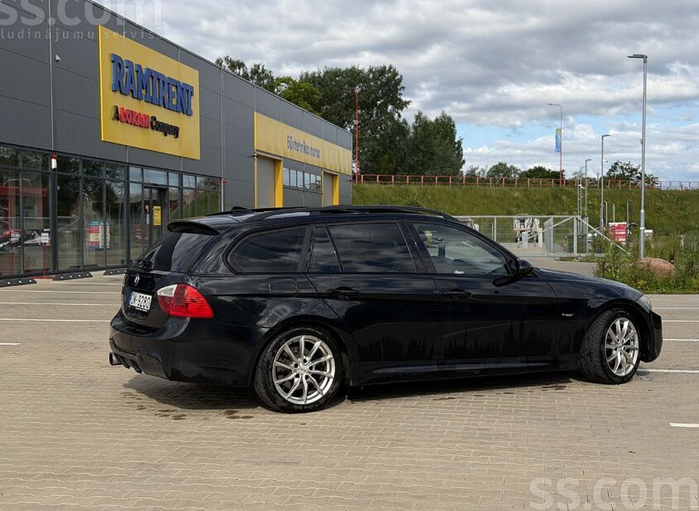 BMW 320 — foto 3