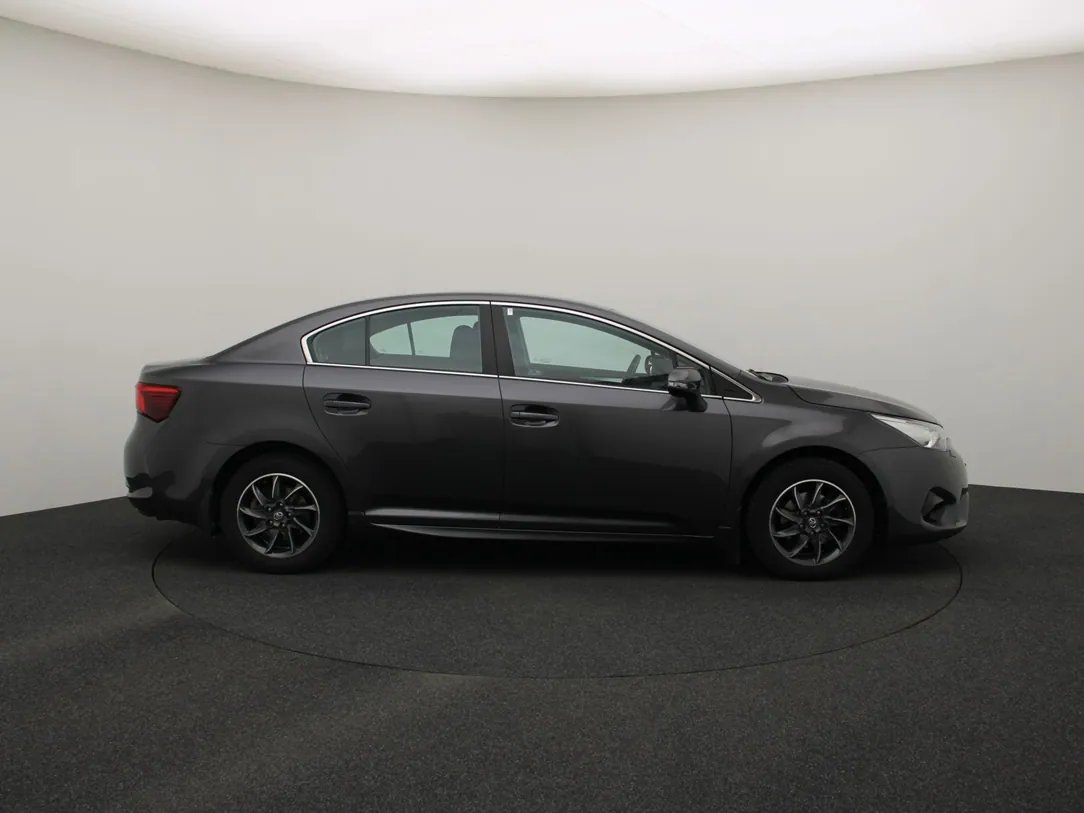 Toyota Avensis — foto 10