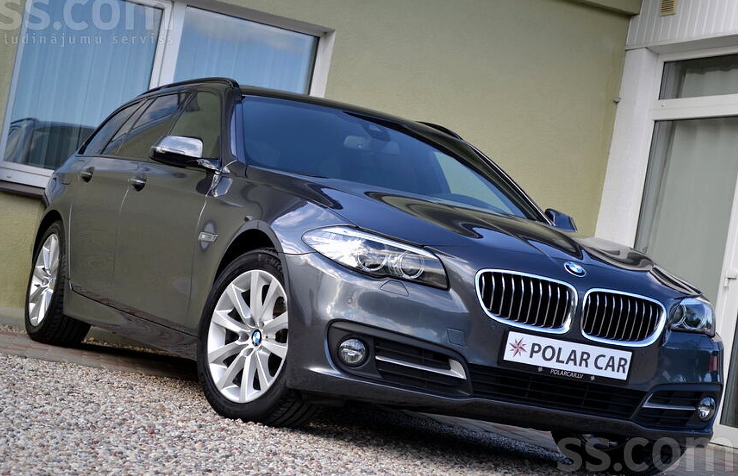 BMW 520 — foto 2
