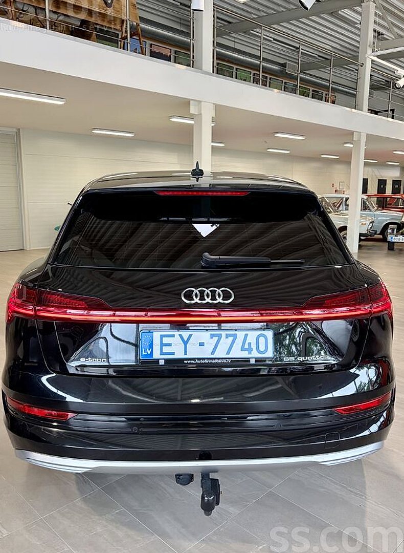 Audi E-tron — foto 4