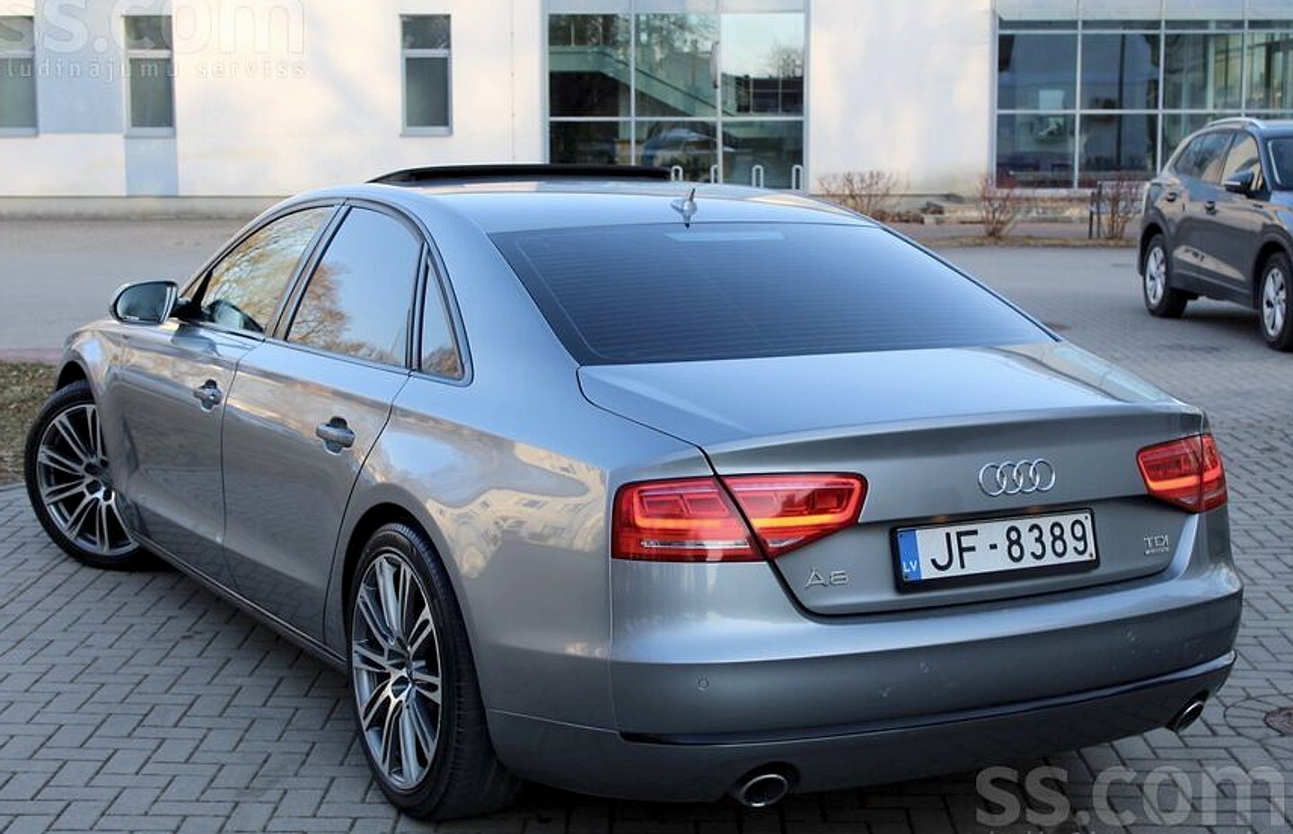 Audi A8 — foto 4