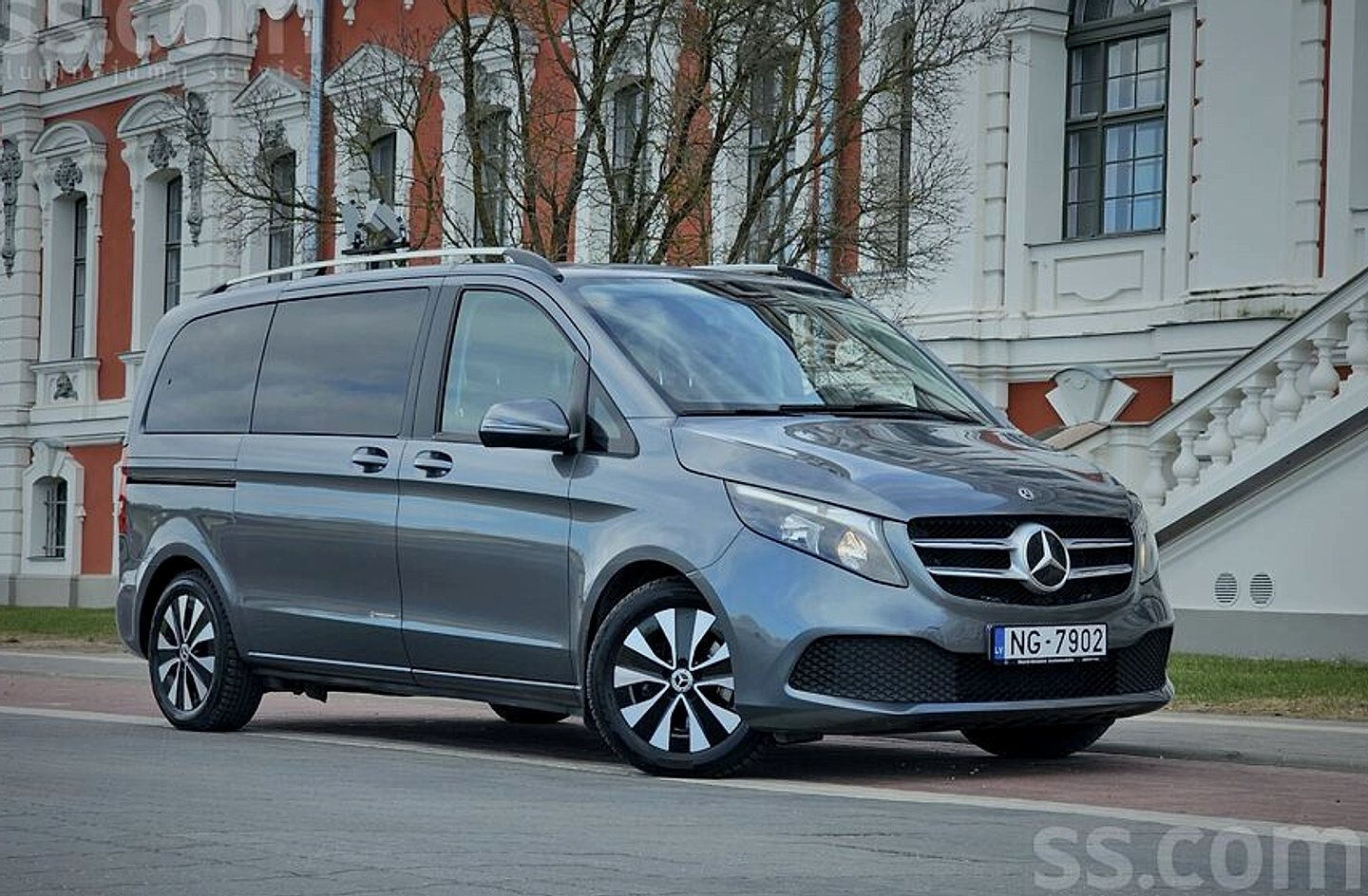 Mercedes-Benz V220 — foto 2