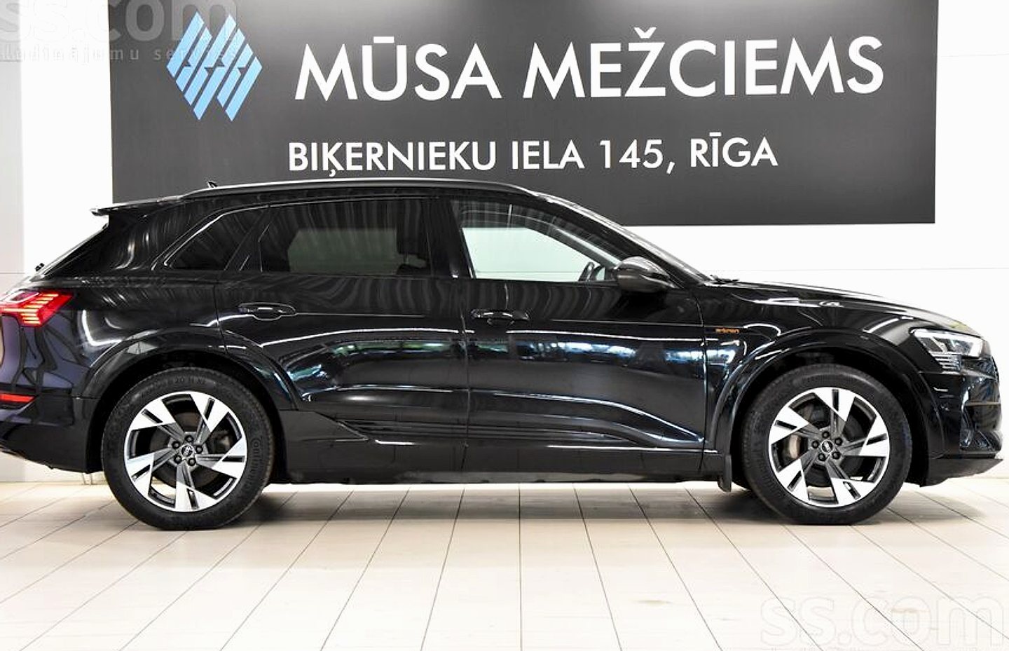 Audi E-tron — foto 4