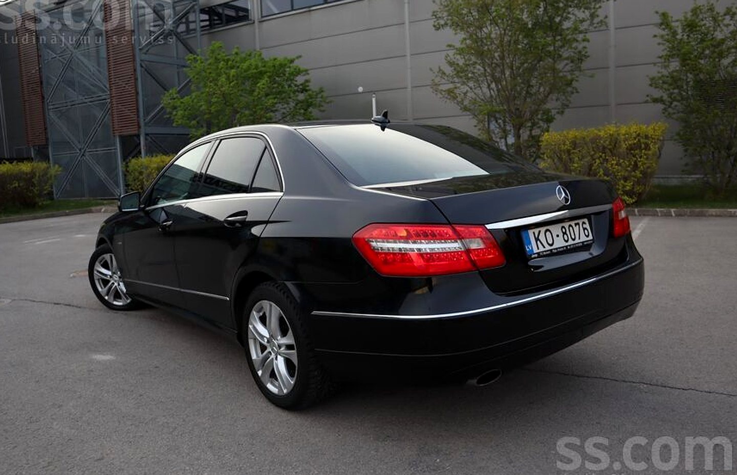 Mercedes-Benz E200 — foto 4