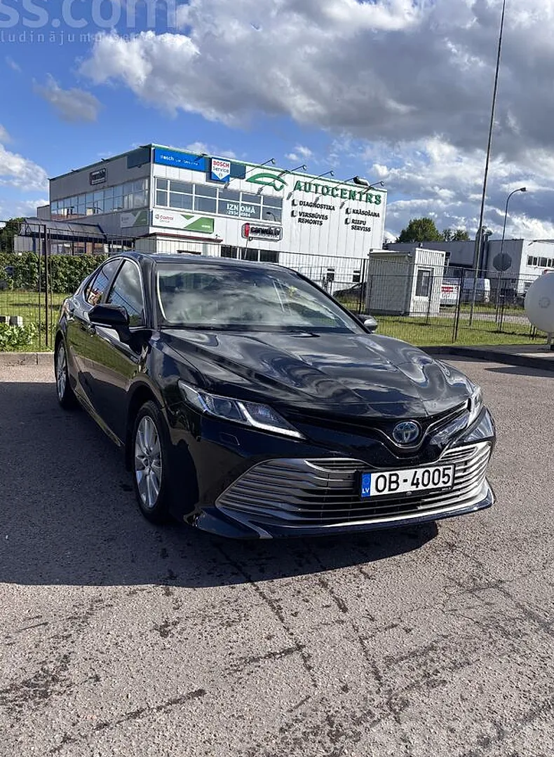Toyota Camry, 2020. gads