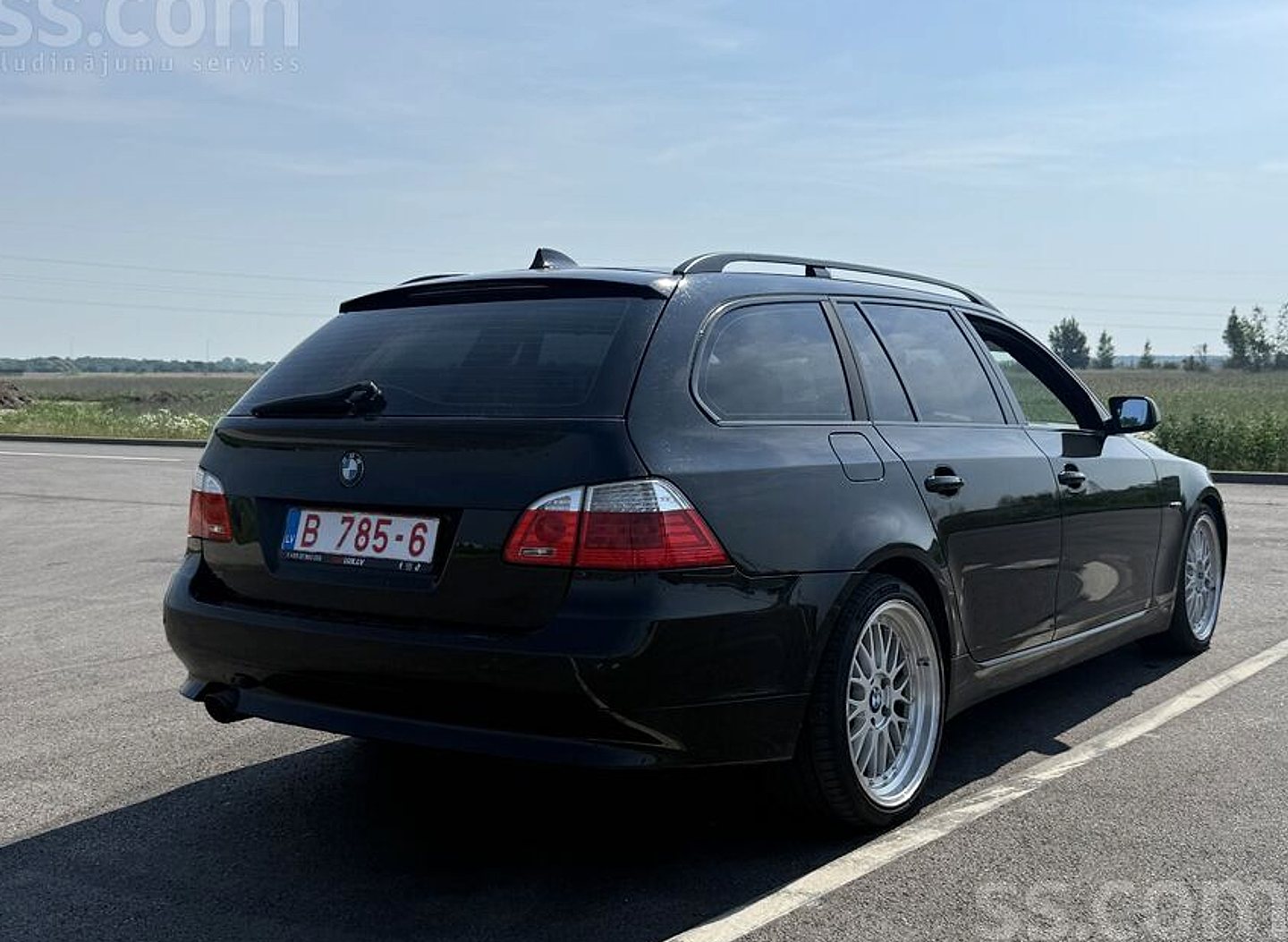 BMW 520 — foto 2