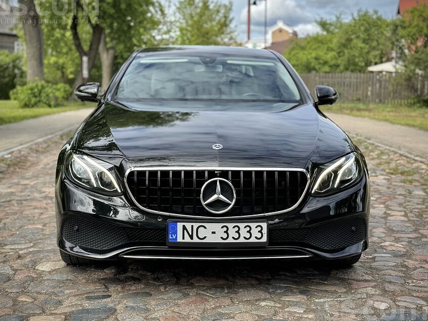 Mercedes-Benz E220 — foto 5