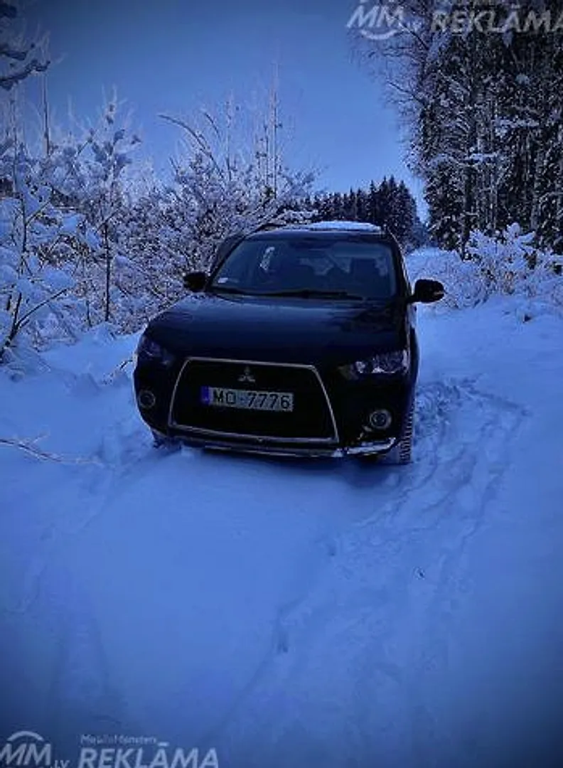 Mitsubishi Outlander, 2012. gads