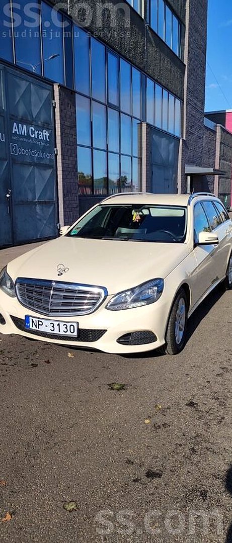 Mercedes-Benz E200 — foto 2