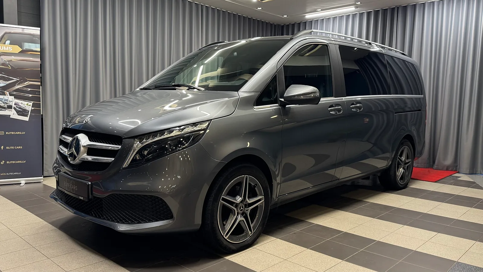 Mercedes-Benz V300, 2023. gads