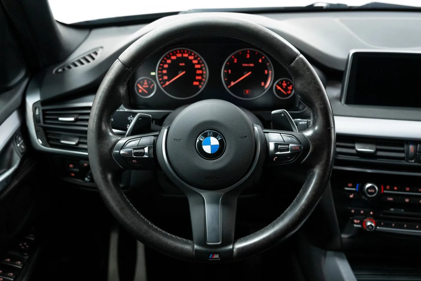 BMW X5 — foto 10
