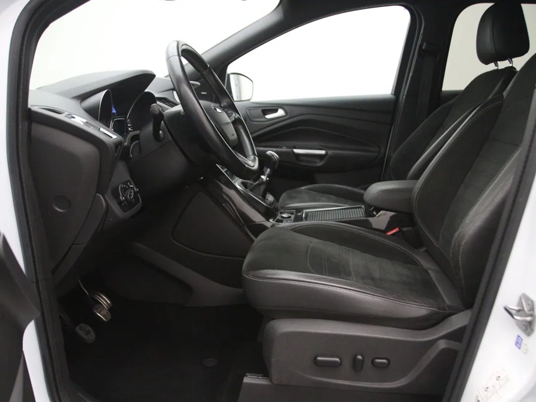 Ford Kuga — foto 5