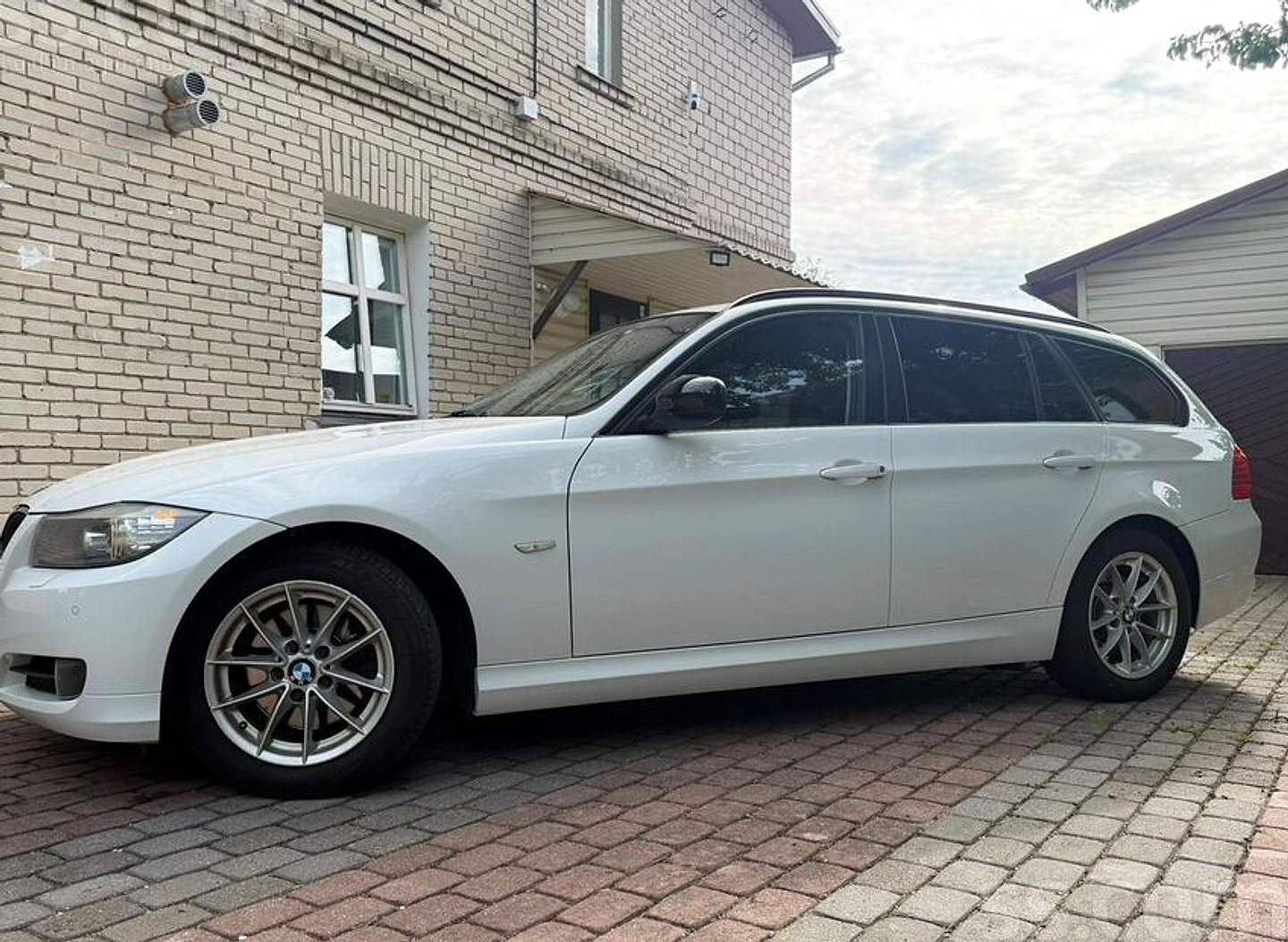 BMW 318 — foto 2