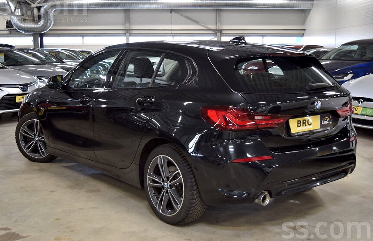 BMW 118 — foto 2