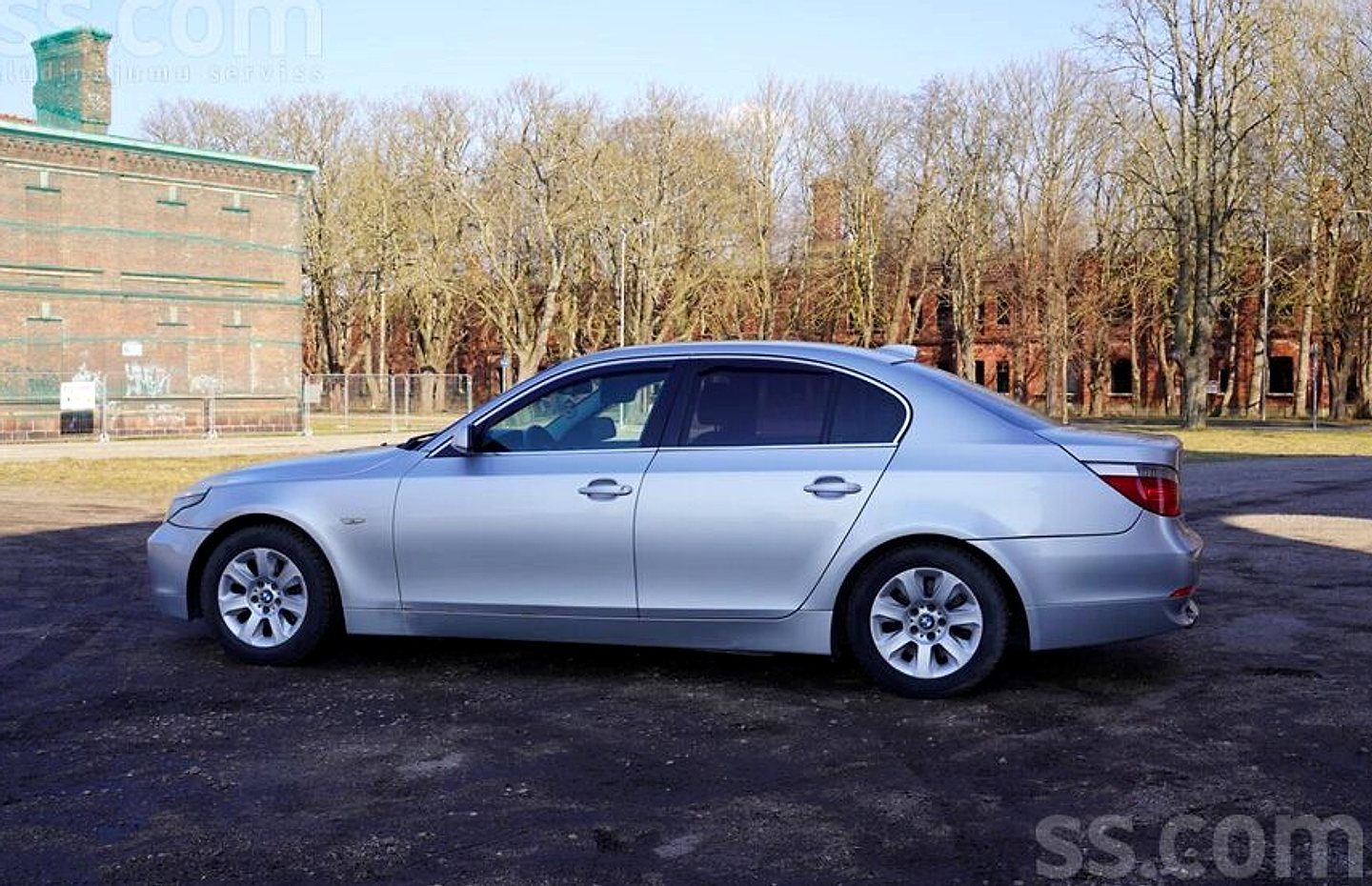 BMW 520 — foto 6