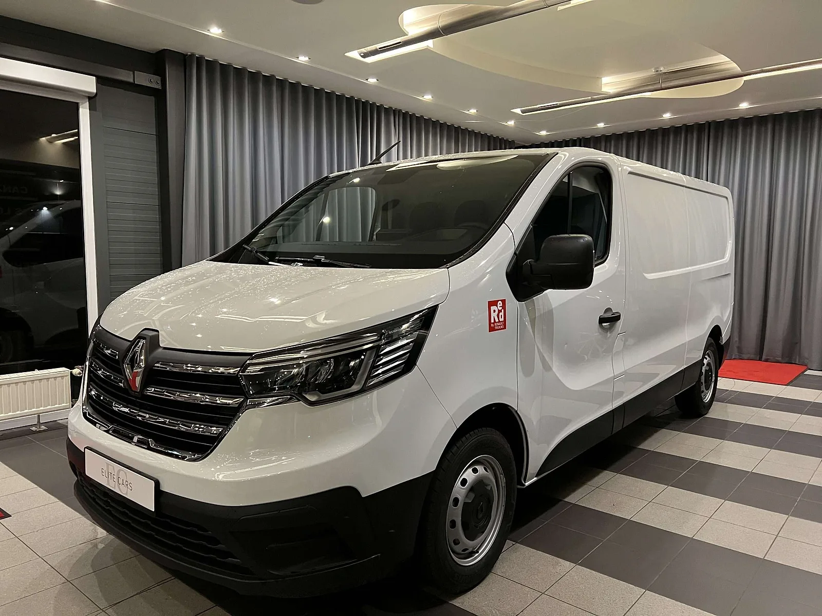 Renault Trafic, 2023. gads