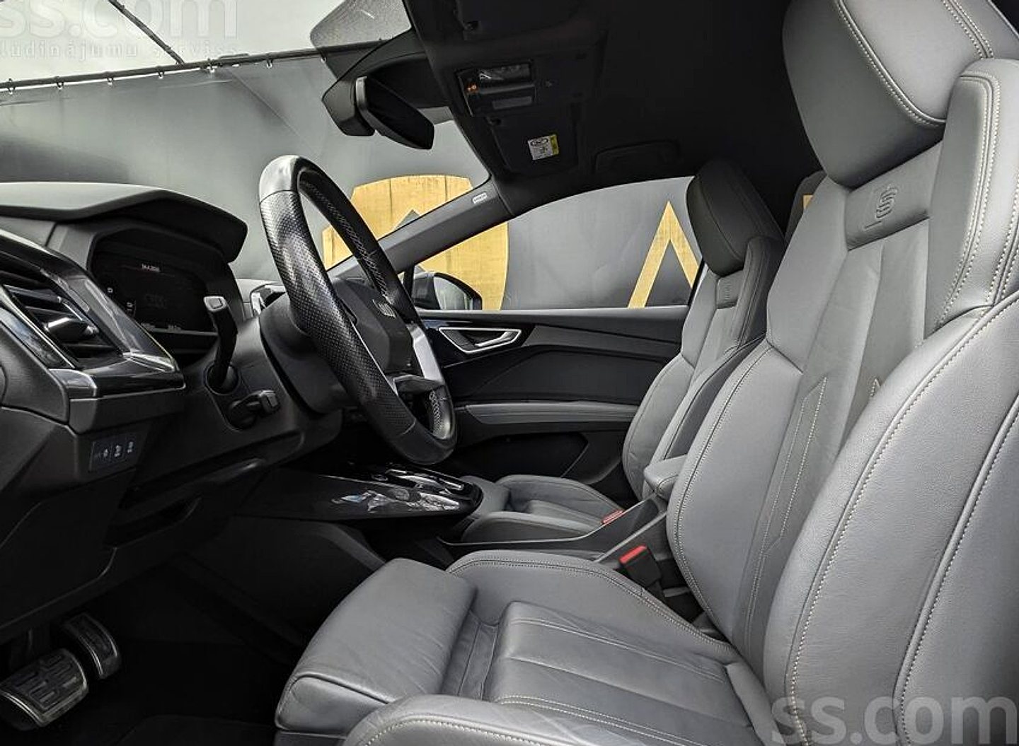 Audi E-tron — foto 6