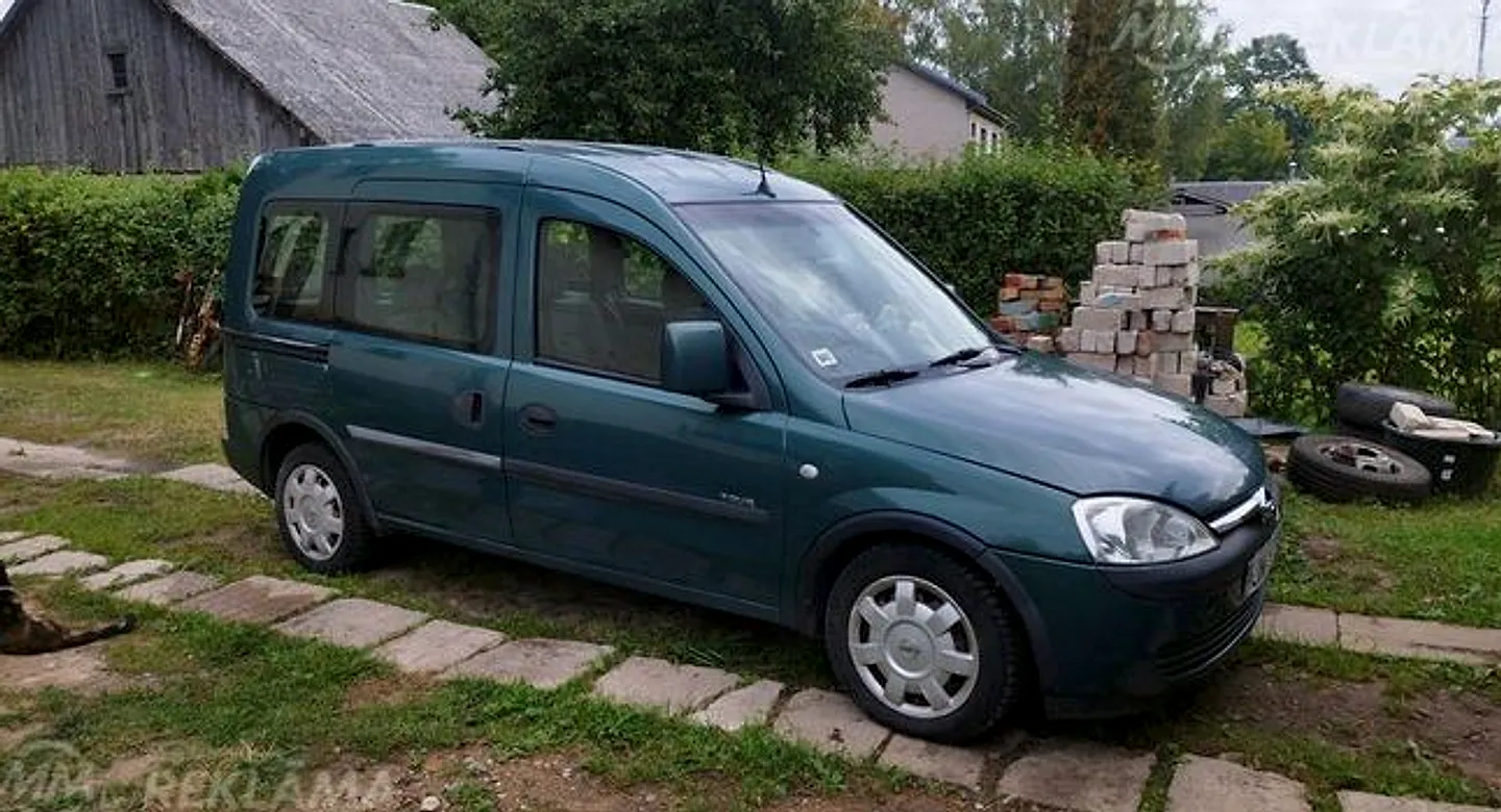 Opel Combo, 2003. gads