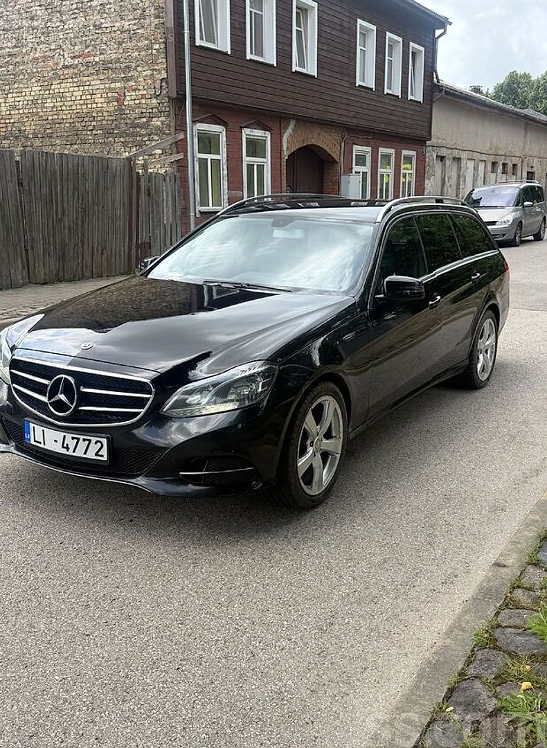 Mercedes-Benz E200 — foto 2