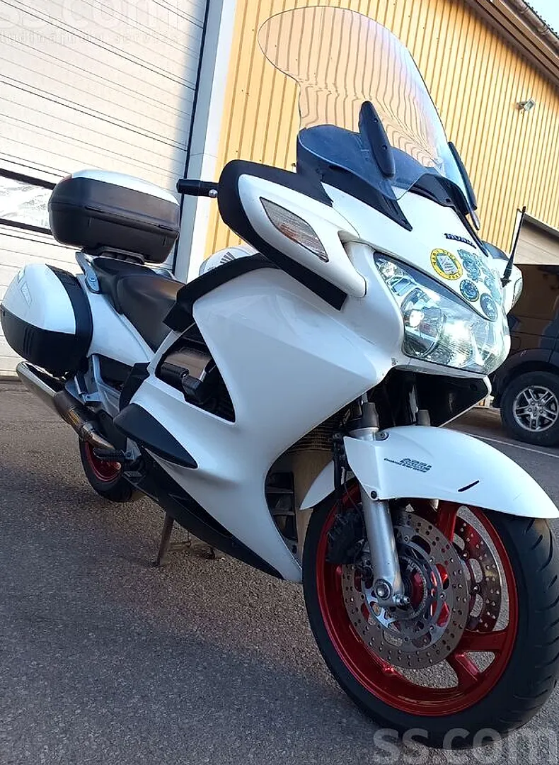 Honda St1300A