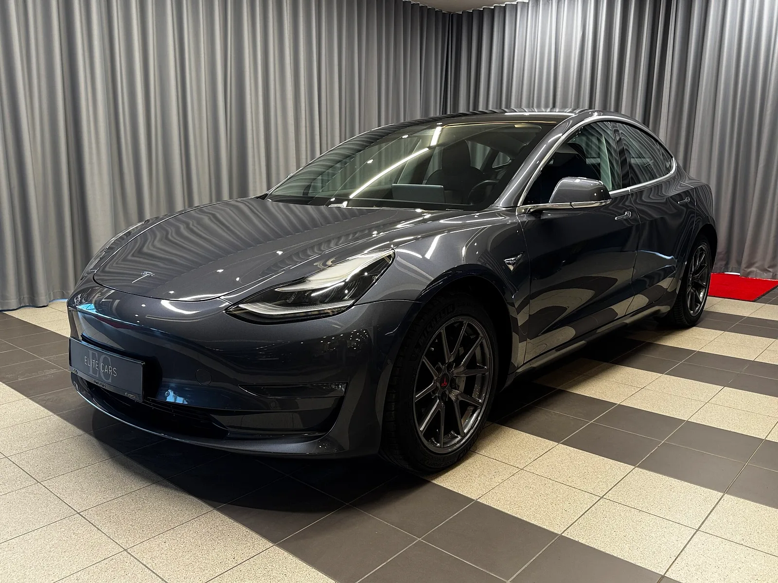 Tesla Model 3, 2019. gads