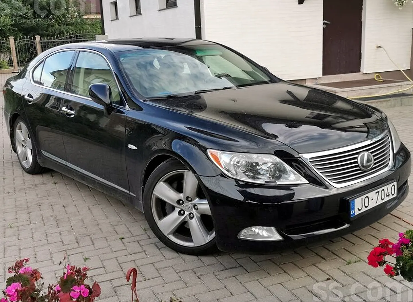Lexus LS, 2011. gads
