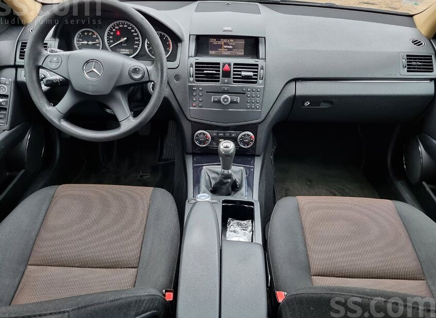 Mercedes-Benz C200 — foto 5