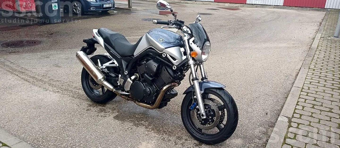Yamaha Bt1100