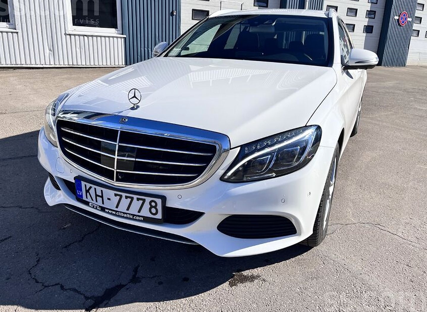Mercedes-Benz C220 — foto 2