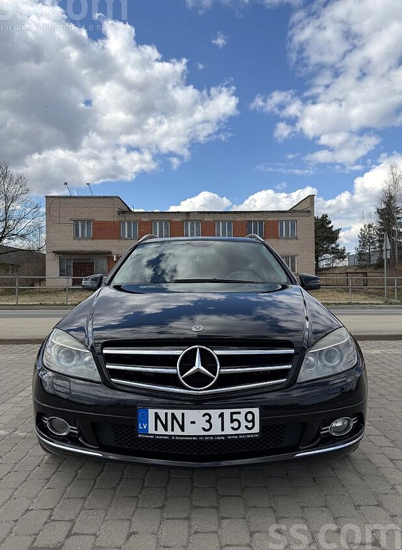 Mercedes-Benz C320 — foto 3