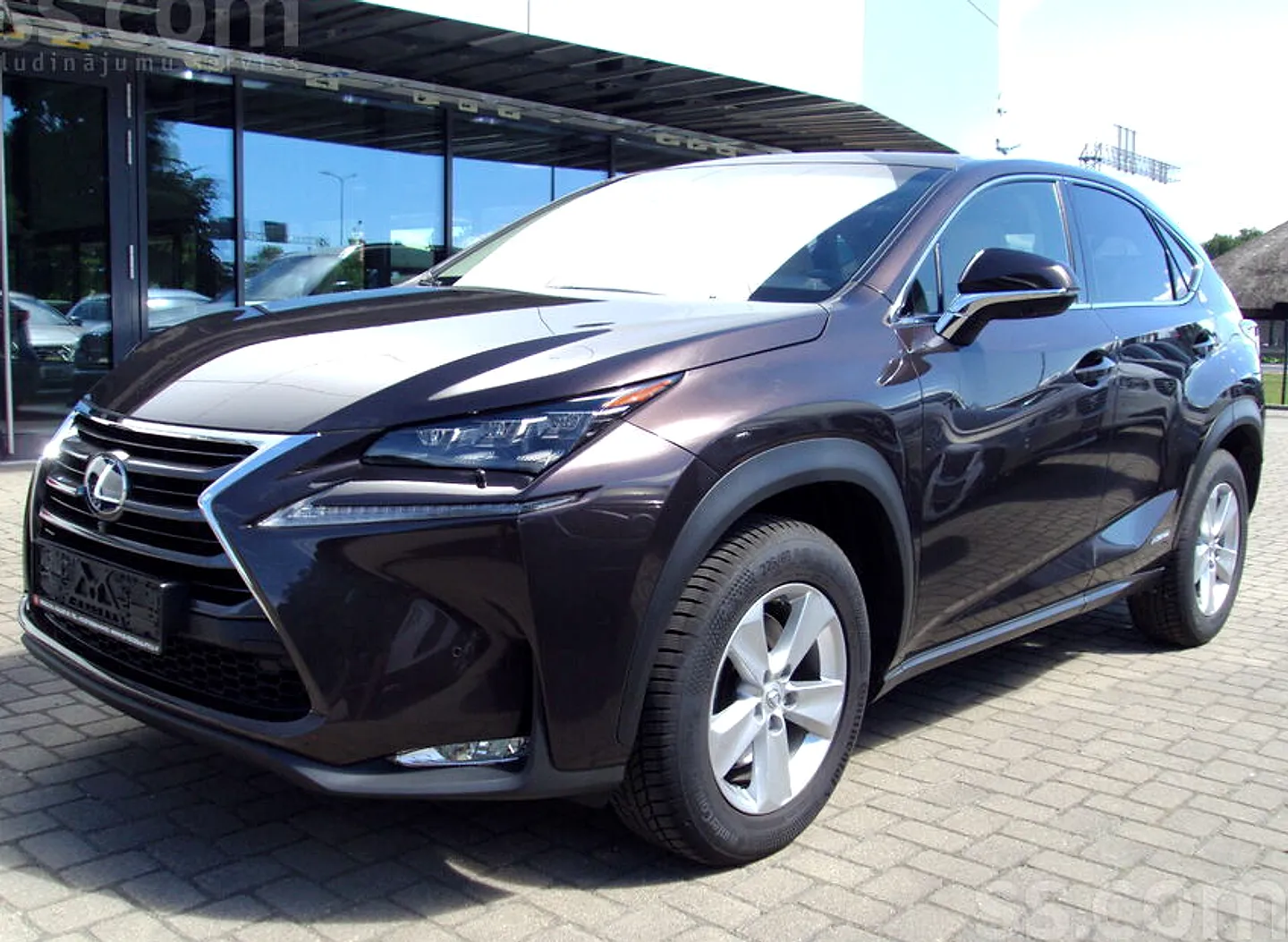 Lexus NX, 2015. gads