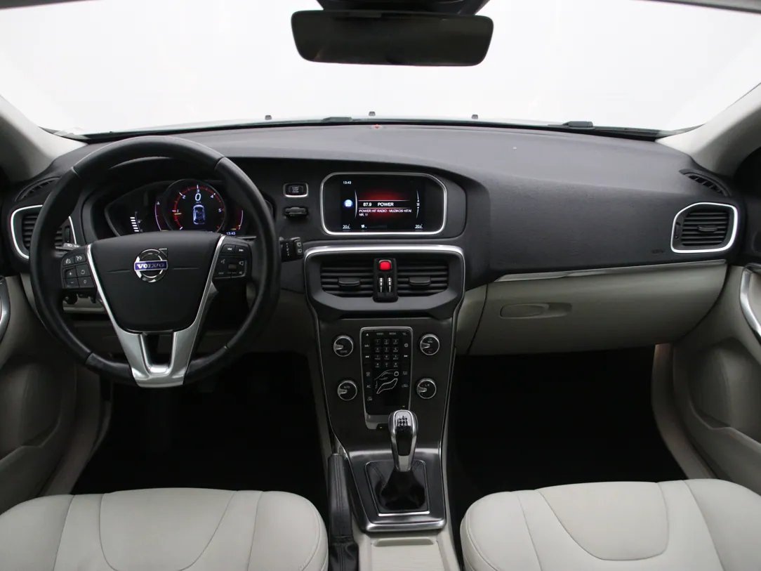 Volvo V40 — foto 3