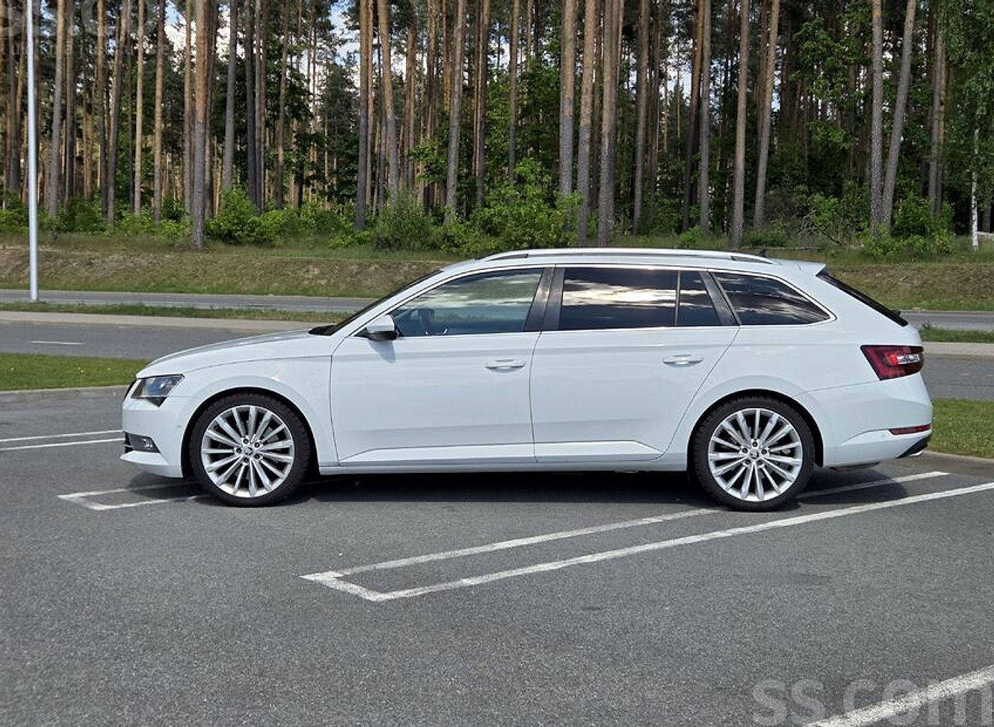 Škoda Superb — foto 3