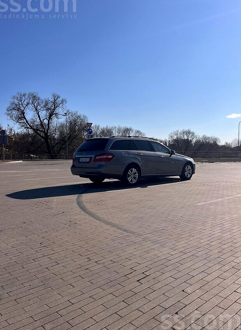 Mercedes-Benz E200 — foto 6