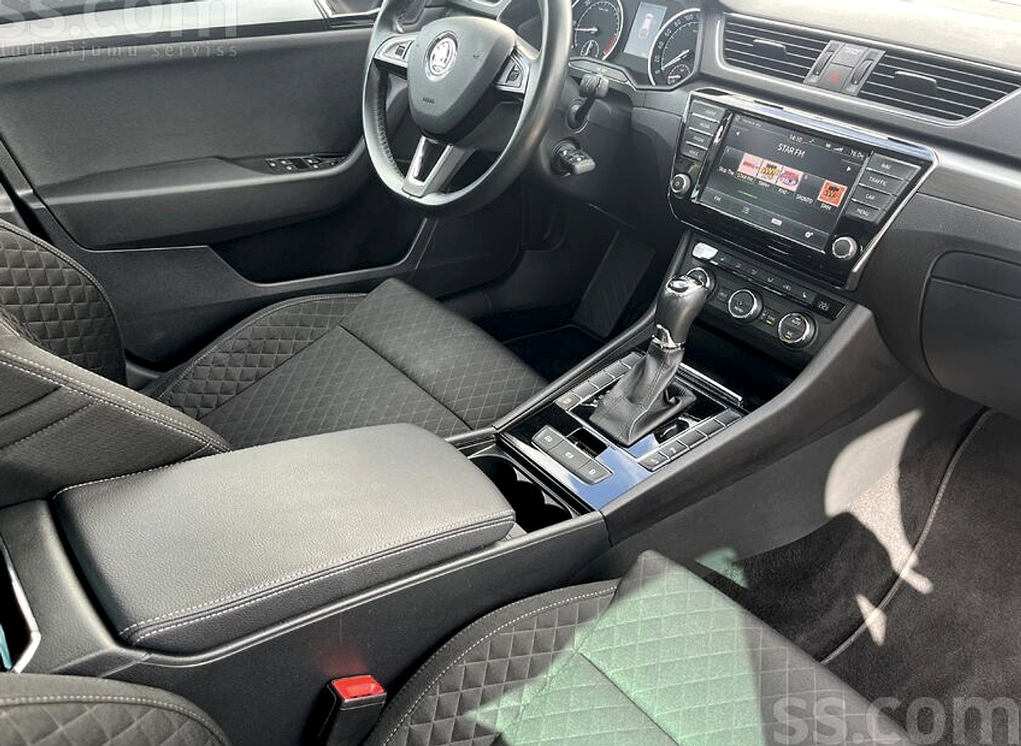 Škoda Superb — foto 4
