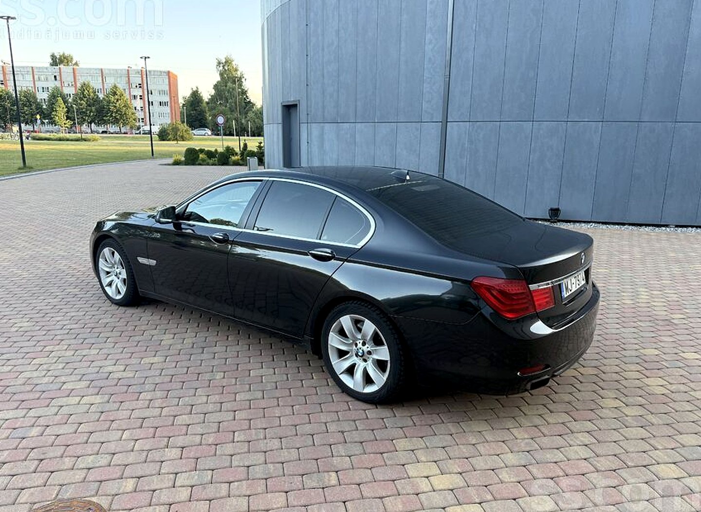 BMW 750 — foto 3