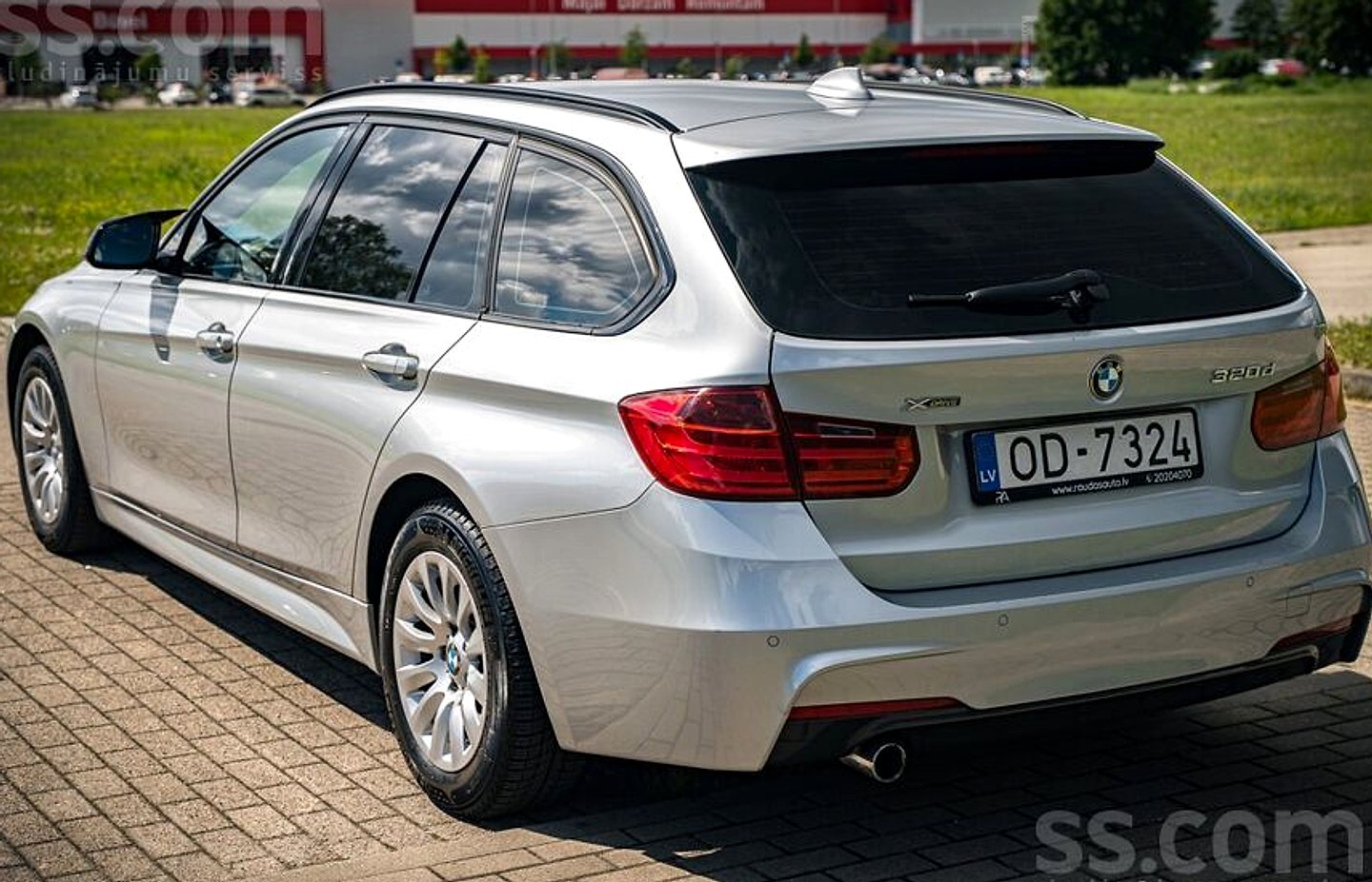 BMW 320 — foto 5