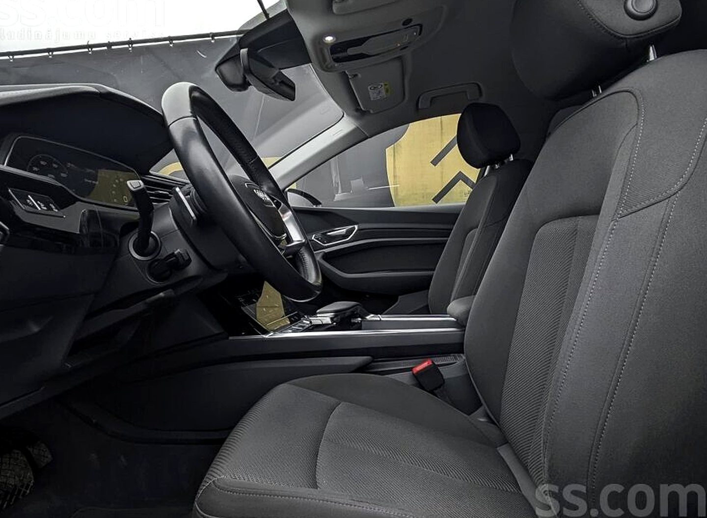 Audi E-tron — foto 6